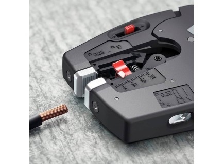 Klesta KNIPEX NexStrip Multi-Tool за соголување, сечење, кримповање кабли